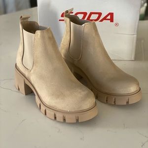 Chelsea boots
